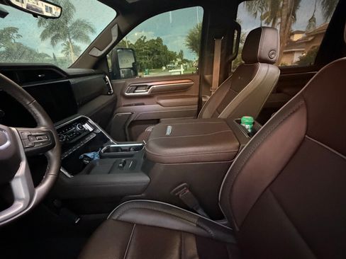Used 2025 GMC Sierra 3500 Denali w/ Denali Reserve Package AWD/4WD image 5