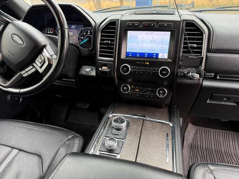 Used 2021 Ford Expedition Max Limited image 13