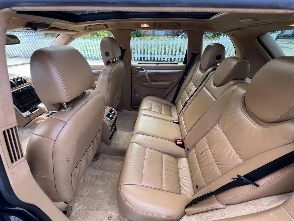 Used 2006 Porsche Cayenne Turbo S AWD/4WD image 8