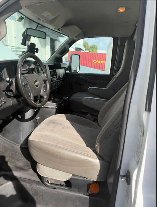 Used 2021 Chevrolet Express 3500 w/ Driver Convenience Package RWD image 6