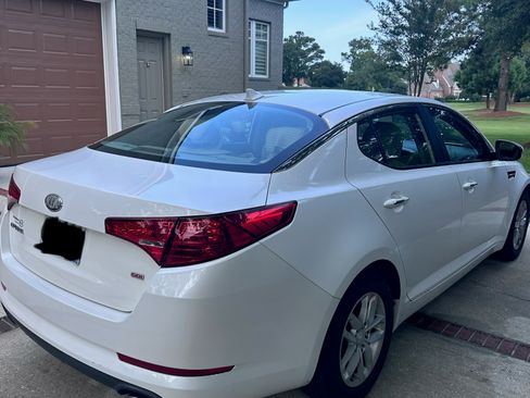 Used 2013 Kia Optima LX FWD image 9