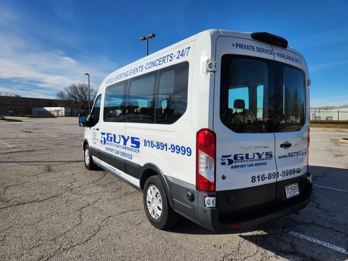 Used 2020 Ford Transit 350 XLT image 4