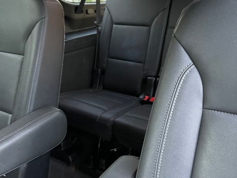 Used 2021 Chevrolet Suburban LT w/ LT Signature Plus Package image 11