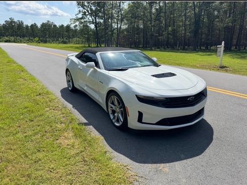 Used 2020 Chevrolet Camaro LT image 8