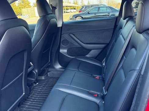 Used 2023 Tesla Model Y Performance image 13