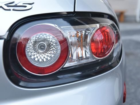 Used 2008 MAZDA MX-5 Miata Grand Touring w/ Premium Pkg image 12