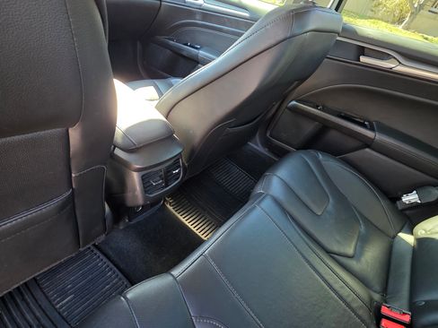 Used 2016 Ford Fusion Titanium image 11