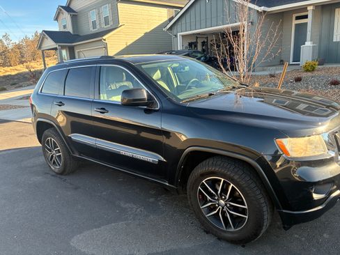 Used 2013 Jeep Grand Cherokee Laredo image 4