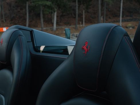 Used 2018 Ferrari 488 Spider image 28