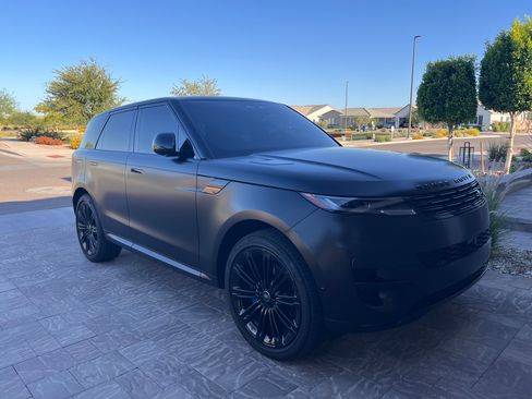 Used 2025 Land Rover Range Rover Sport SE AWD/4WD image 2