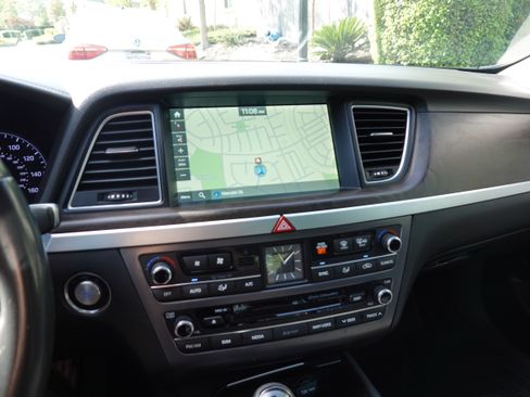 Used 2015 Hyundai Genesis 3.8 w/ Option Group 04 image 18