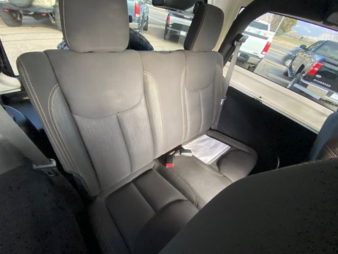 Used 2014 Jeep Wrangler Rubicon image 10