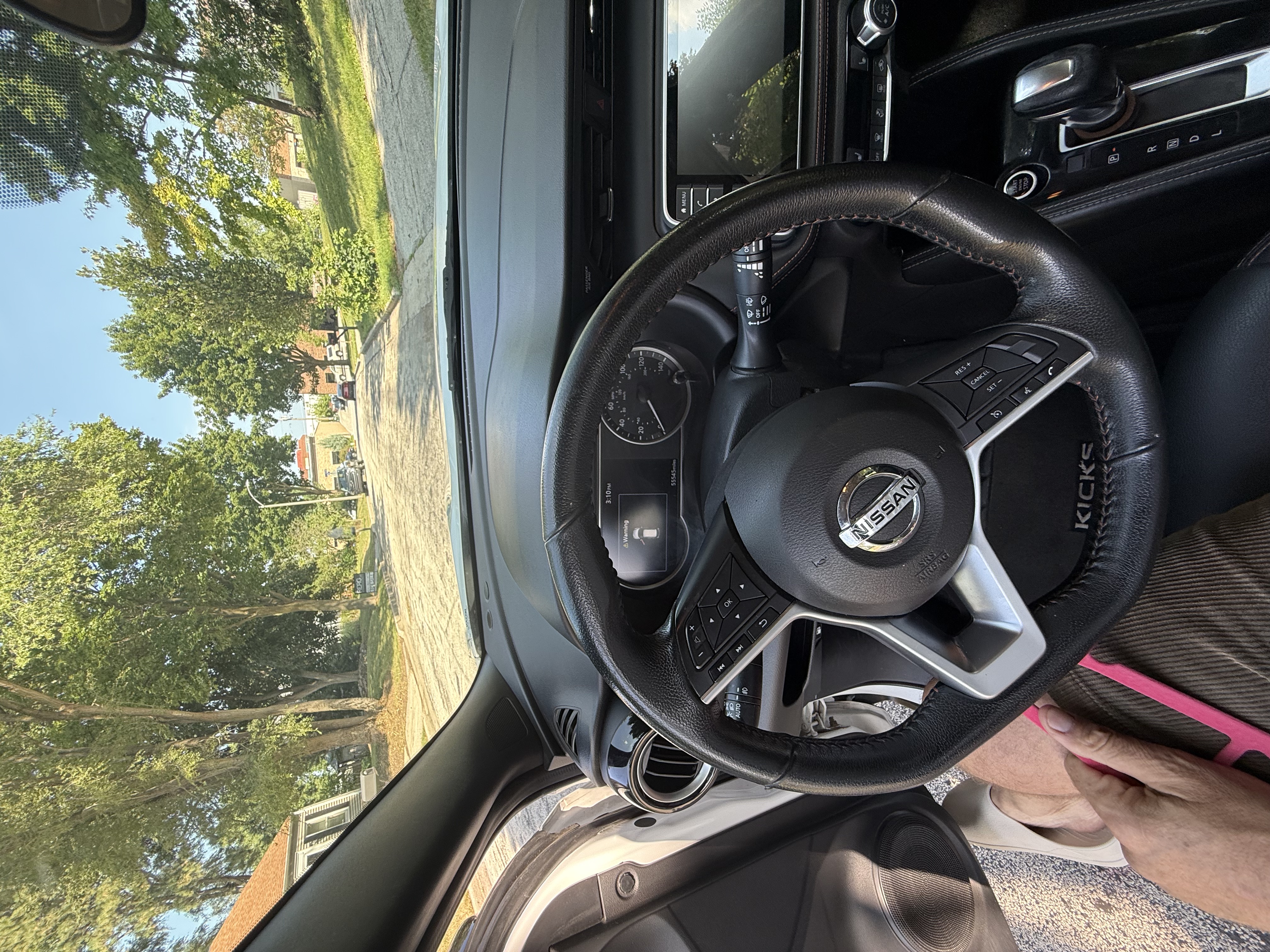 Used 2020 Nissan Kicks SR w/ SR Premium Package FWD image 14