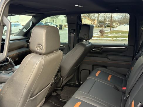 Used 2025 GMC Sierra 2500 AT4 w/ AT4 Premium Plus Package image 11