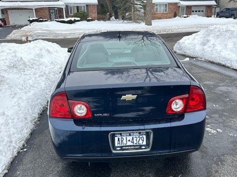 Used 2010 Chevrolet Malibu LS image 4