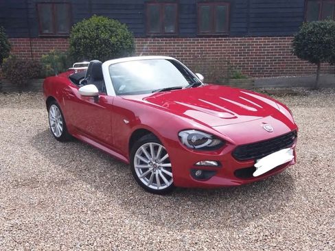 Used 2017 FIAT 124 Spider Lusso RWD image 5