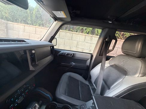 Used 2024 Ford Bronco Black Diamond w/ Sasquatch Package AWD/4WD image 9