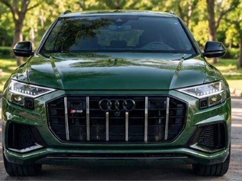 Used 2022 Audi SQ8 Prestige w/ Prestige Package AWD/4WD image 2