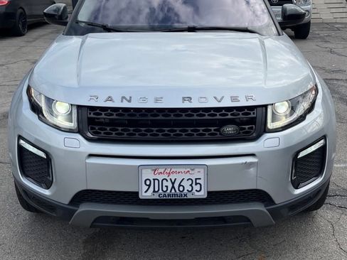 Used 2019 Land Rover Range Rover Evoque SE image 2