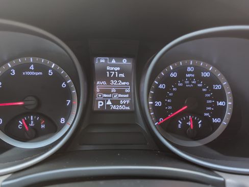 Used 2013 Hyundai Santa Fe Sport image 22