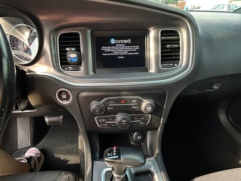 Used 2022 Dodge Charger SXT RWD image 10