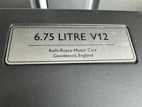 Used 2022 Rolls-Royce Cullinan Black Badge w/ Dark Exterior Package AWD/4WD image 15