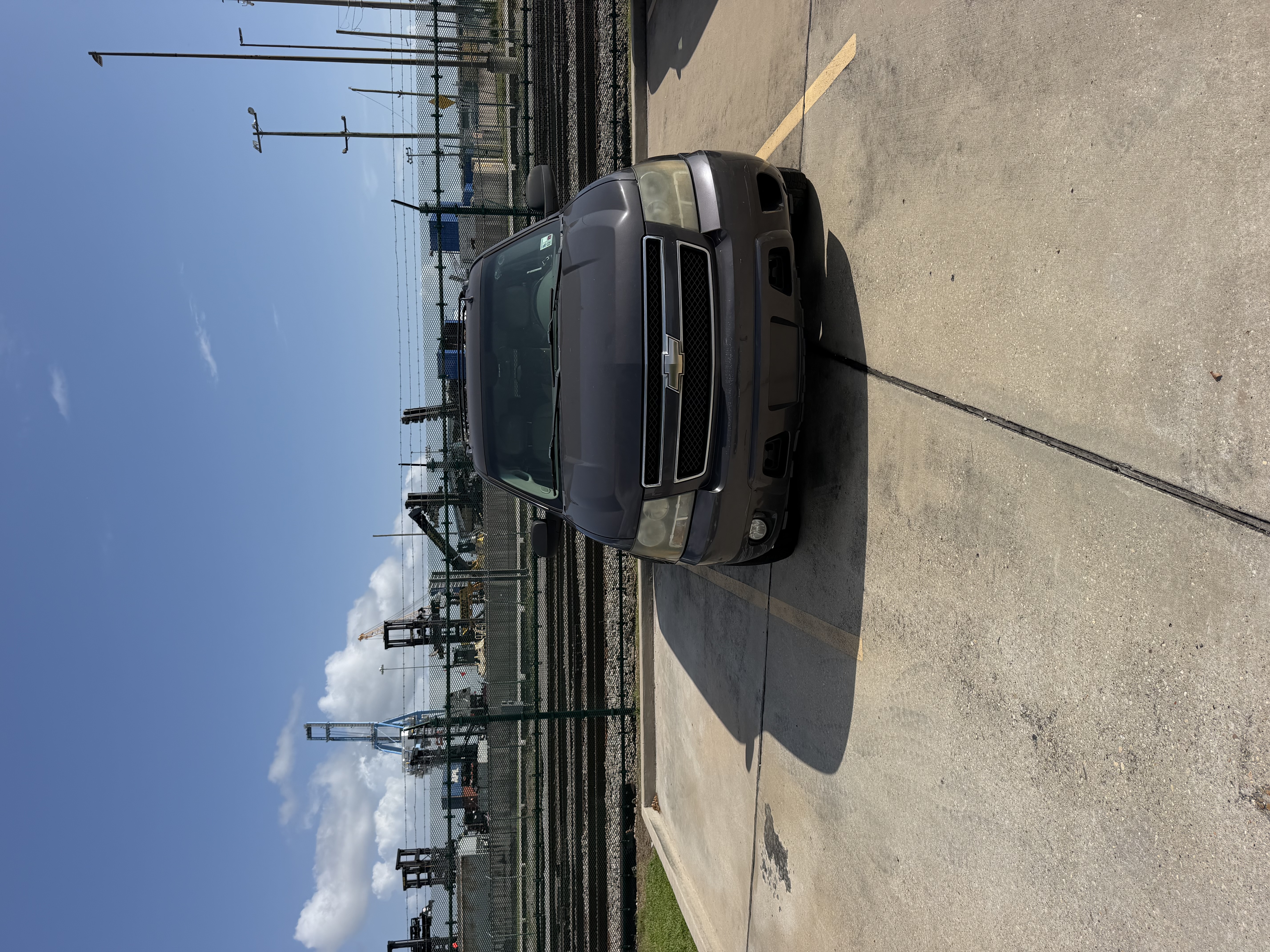 Used 2011 Chevrolet Suburban LT RWD image 2