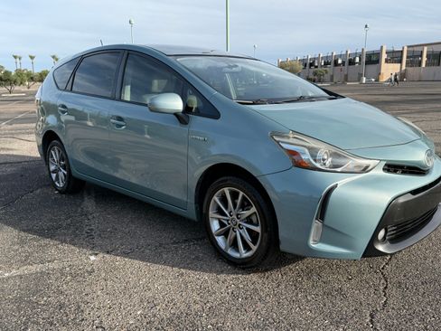 Used 2015 Toyota Prius V Five image 10