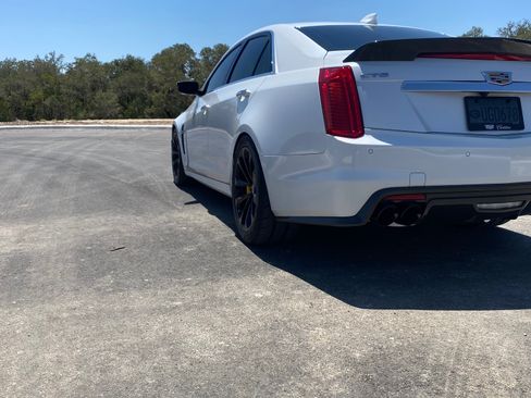 Used 2016 Cadillac CTS V w/ Carbon Fiber Package image 10