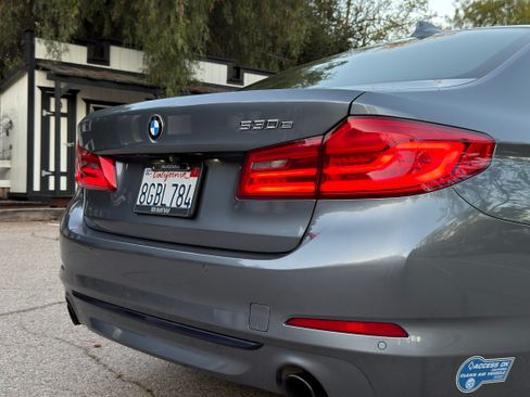 Used 2018 BMW 530e w/ Premium Package 2 image 6