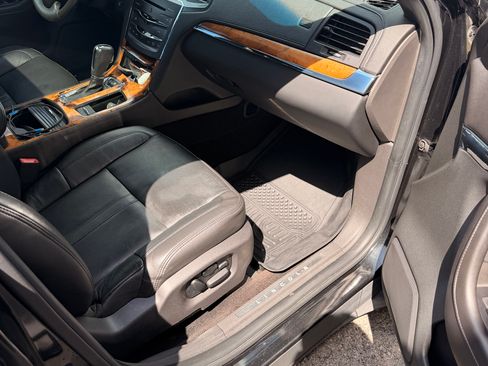 Used 2013 Lincoln MKS AWD image 5