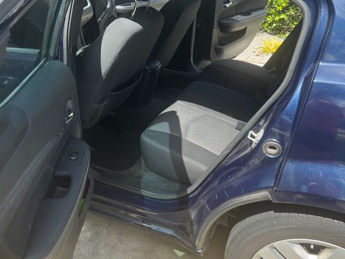 Used 2013 Dodge Avenger SE FWD image 11