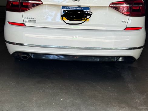 Used 2018 Volkswagen Passat 2.0T R-Line image 6