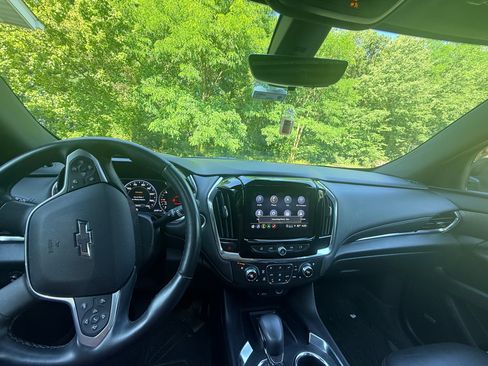 Used 2023 Chevrolet Traverse Premier w/ Redline Edition AWD/4WD image 19