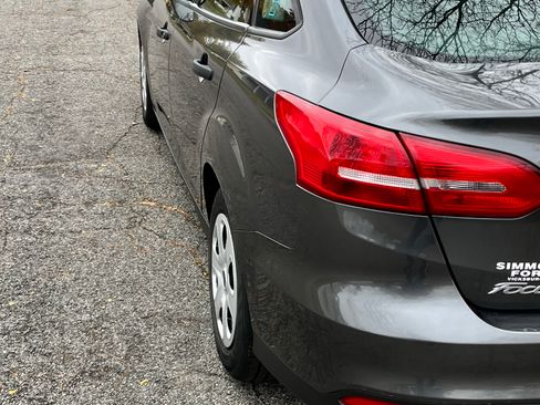 Used 2017 Ford Focus S image 4