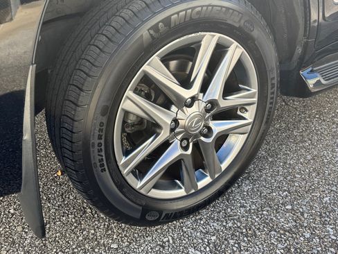 Used 2015 Lexus LX 570 4WD image 17