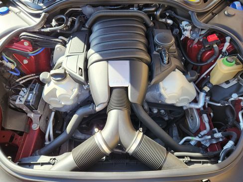 Used 2015 Porsche Panamera 4 image 8