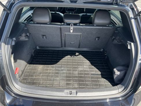 Used 2015 Volkswagen Golf R 4-Door image 9