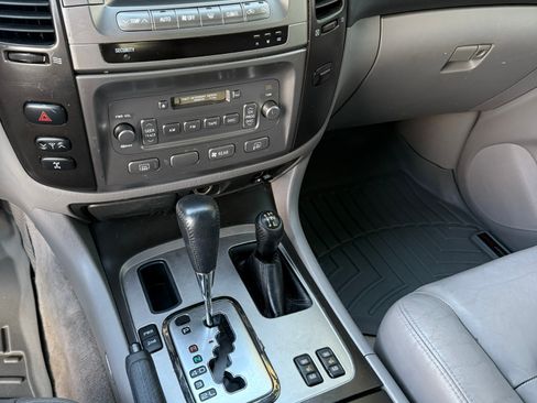 Used 2003 Toyota Land Cruiser image 18