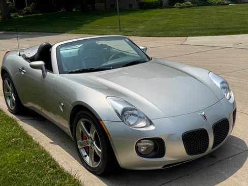 Used 2007 Pontiac Solstice GXP w/ Premium Package image 1