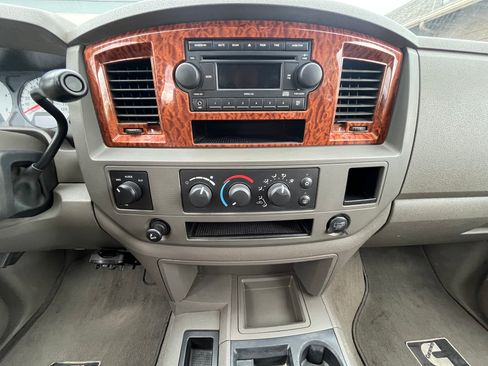 Used 2006 Dodge Ram 2500 Truck SLT AWD/4WD image 11