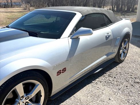 Used 2011 Chevrolet Camaro SS image 13