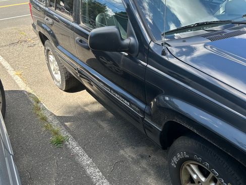 Used 2004 Jeep Grand Cherokee Laredo w/ Cold Weather Group image 19