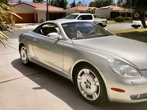 Used 2003 Lexus SC 430 Convertible RWD image 2