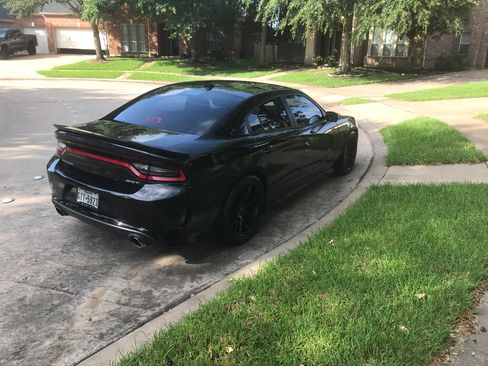 Used 2016 Dodge Charger SRT Hellcat w/ Harman/Kardon Audio Group RWD image 13