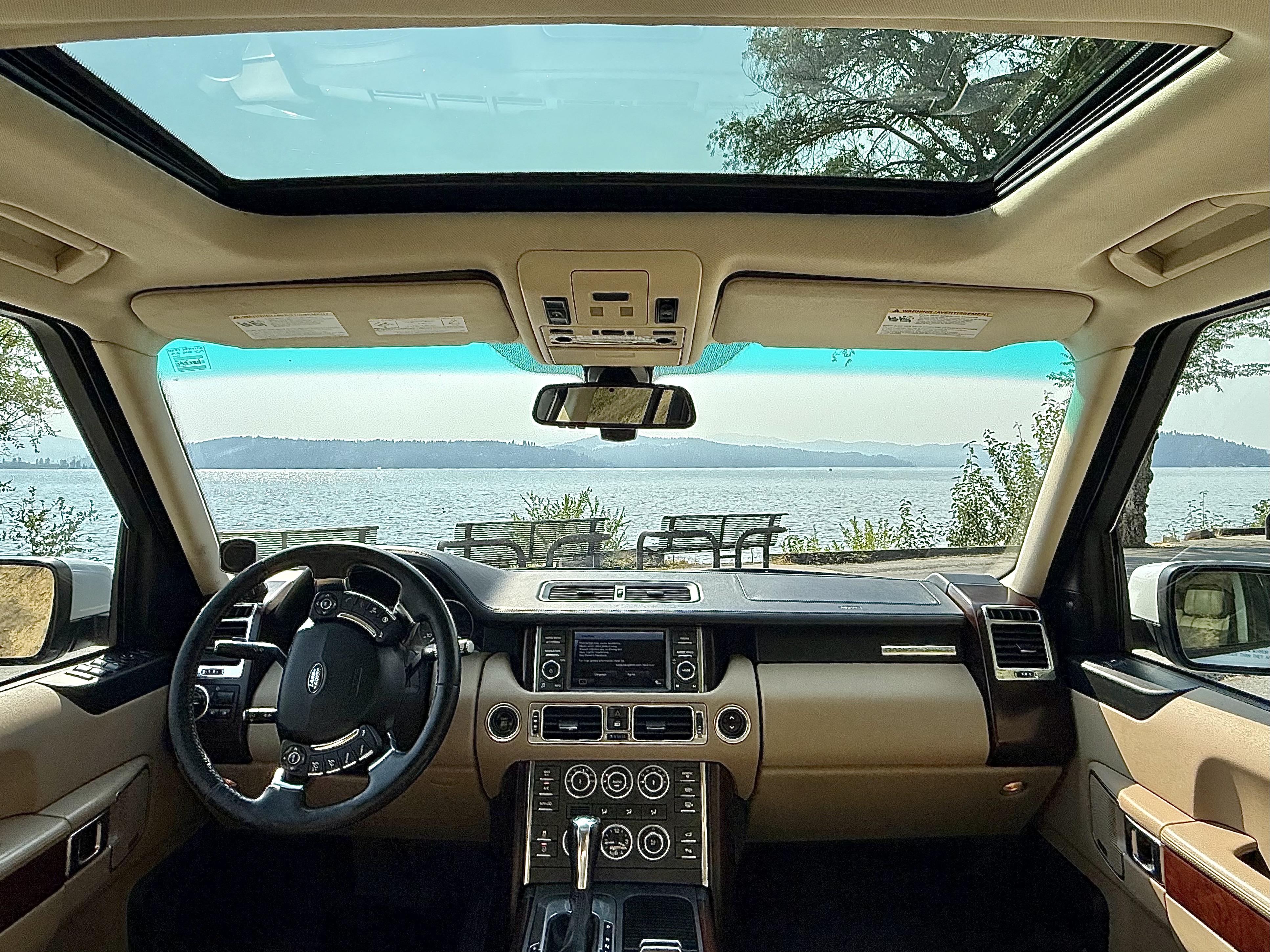Used 2011 Land Rover Range Rover HSE LUX AWD/4WD image 6