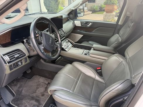 Used 2022 Lincoln Navigator L Black Label image 16