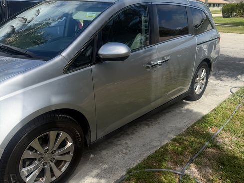 Used 2015 Honda Odyssey EX image 2