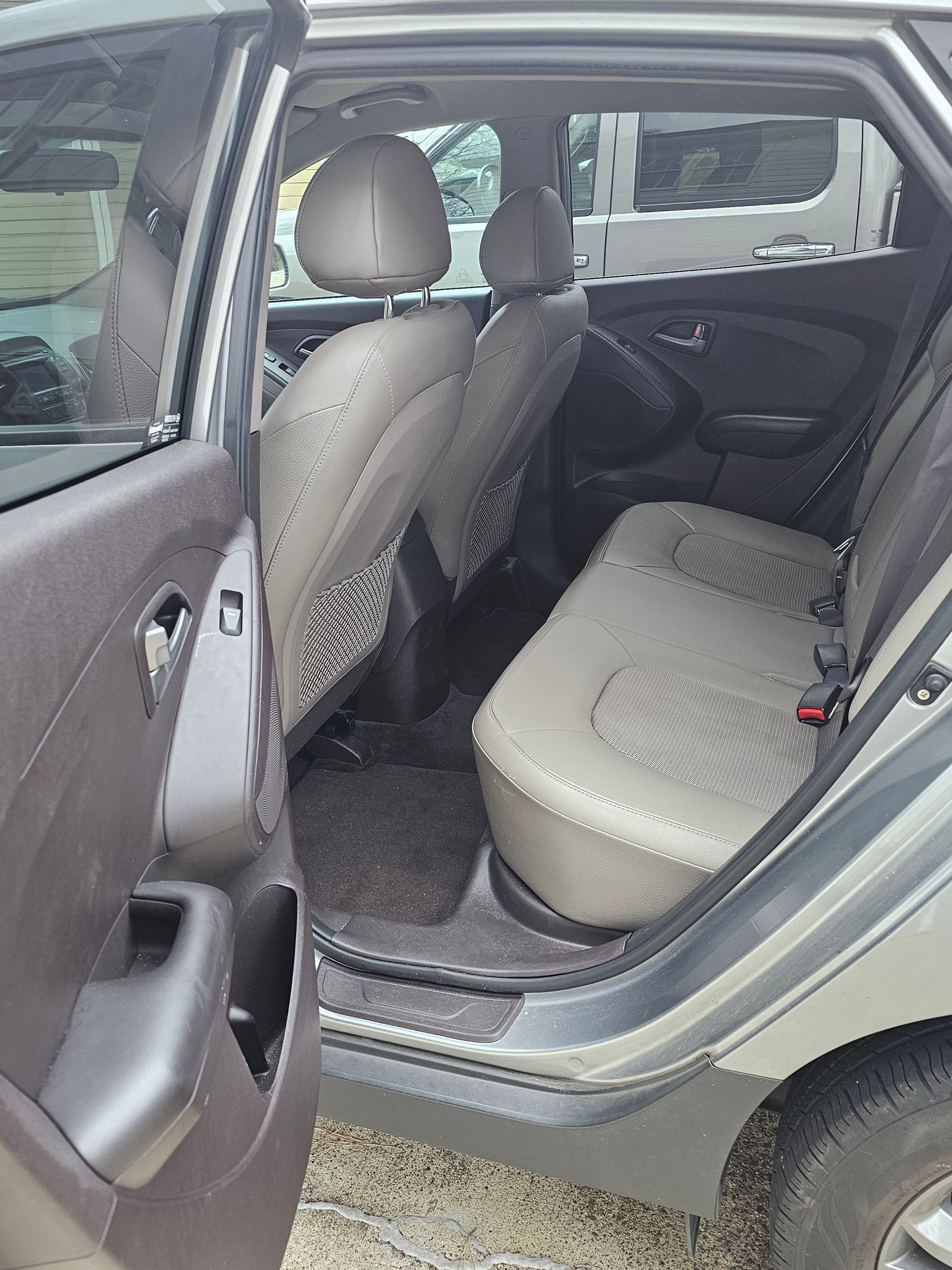 Used 2015 Hyundai Tucson GLS w/ Option Group 02 FWD image 15