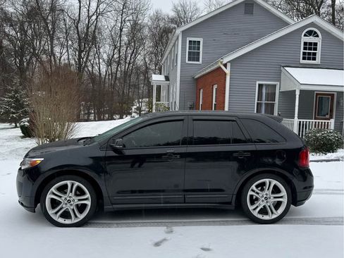 Used 2014 Ford Edge Sport w/ Driver Entry Package image 2